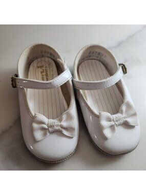 Vintage Wee Walker Baby Girl White Patent Mary Jane Bow Shoes Size 2 Made in USA